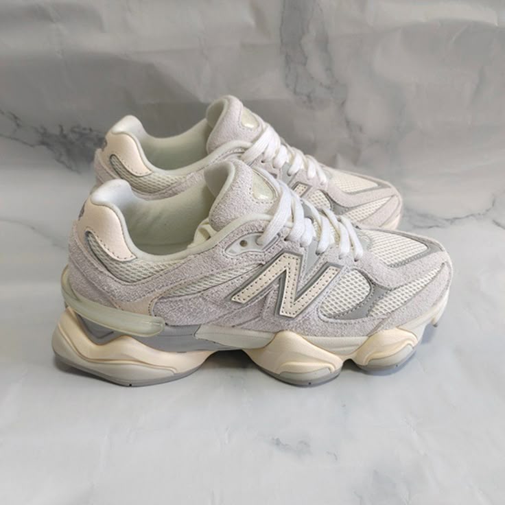 New Balance 9060 + Jogger Premium de REGALO